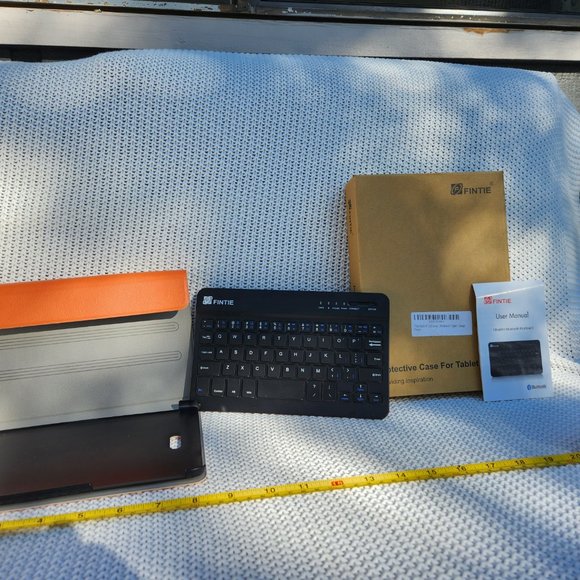Fintie Mini Bluetooth Keyboard in Orange - Picture 4 of 4